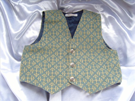 B 072 - Vest