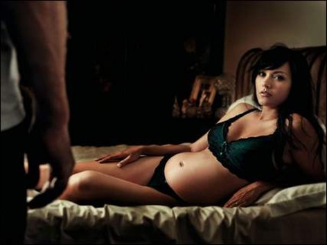 023 - Gravid og blondelingerie